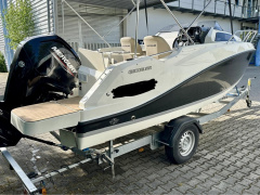 Quicksilver Activ 555 Cabin