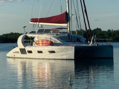Dean Catamarans 5000