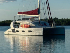 Dean Catamarans 5000