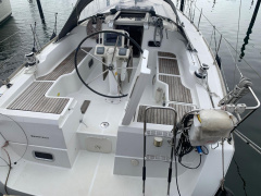 Beneteau Oceanis 37