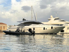 Pershing 64