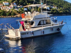Riviera 33