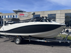Quicksilver Activ 555 Cabin