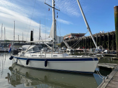 Hallberg-Rassy 37