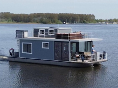 DL-Boats Houseboat