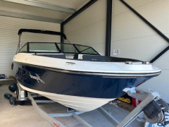 Sea Ray SPX 230