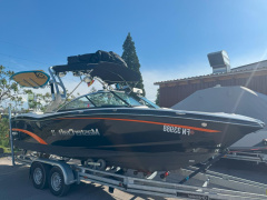 MasterCraft X23 Wakesurfboot mit 6,0 l Ilmor