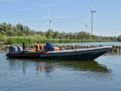 Revolt Custom Boats sport 950