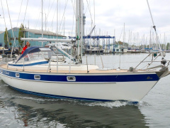 Hallberg-Rassy 352