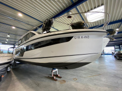 Sealine C335