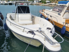 Pursuit 2670 Cuddy Center Console