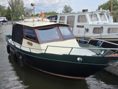 Stalen motorboot