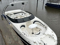 Larson Escape 234 med 260 hk Volvo Penta V8 i/o