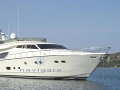 Ferretti 810