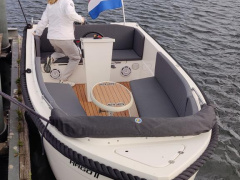 Admiral Boats 485 Lounge