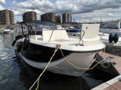 Quicksilver Sundeck 875
