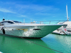 Pershing 72