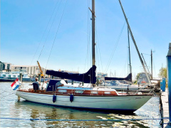 Hallberg-Rassy 33 Mistral