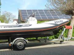 ZAR Formenti Zar 53 met Evinrude E-TEC 115