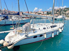 Hunter Marine 380