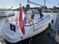 Bavaria 33 cruiser