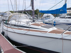 Bavaria 890