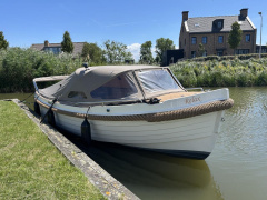 Interboat Intender 820