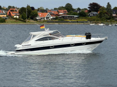 Pershing 37
