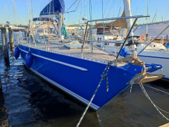 Dufour A 9000
