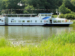 Fahrgastschiff / Hausboot