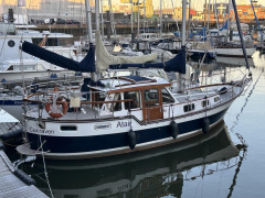 Nauticat 33