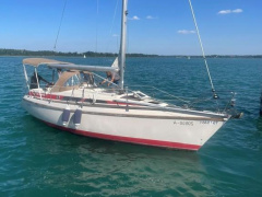 Bavaria 890