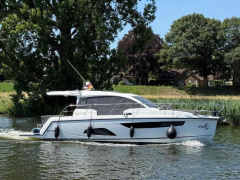 Sealine C330