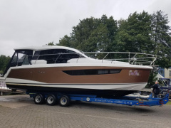 Sealine C330