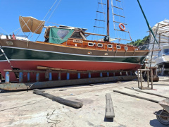 Commercial Yacht