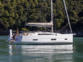 Dufour 390 GRAND LARGE Sailing Yacht