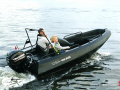 River 420 Center console