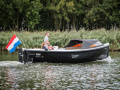 Maxima 650 Lounge Center Console