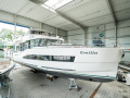 Delphia 12 FLyLounge Trawler