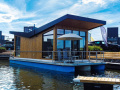 Twin Butterfly Houseboat Woonboot