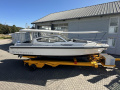Nimbus W9 Sport Boat