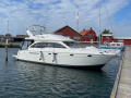 Meridian Yachts 411 Flybridge