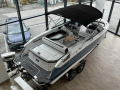 Cobalt R4 mit Bootsplatz Sport Boat
