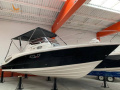 Eolo 830 DAY Barco com consola central