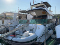 Yaretti 1910 Flybridge