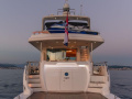 Yaretti 2210 Yate de motor