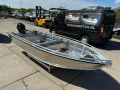 Qwest B421 Sportboot