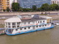 Hausboot 2 Apartments + 8 Büro-Räume Lakóhajó
