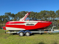 Malibu M220 Wakeboard/Wakesurf