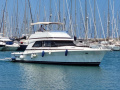 Riviera Marine 43 Flybridge Flybridge